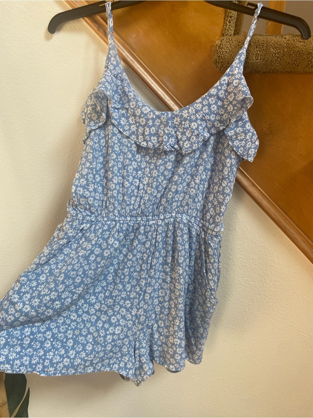 Blue Floral One Clothing Romper Ruffle Neckline good condition juniors size L